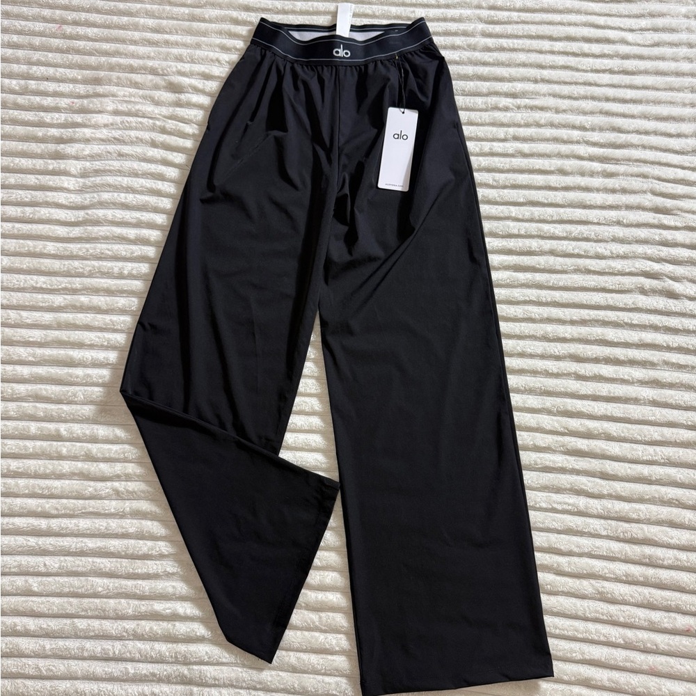 Alo Yoga Black Suit Up Trouser Women’s Pants Size Small Logo On Back NWT